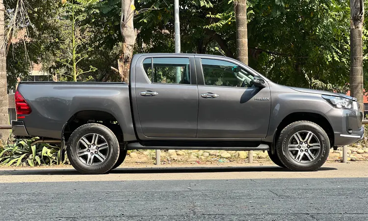 Toyota Hilux 2.8L 4x4 MT Diesel